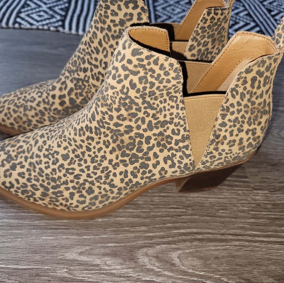 Dolce Vita's Samy Bootie - Picture 3 of 8